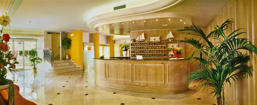 Hotel Montecarlo Bibione Buitenkant foto