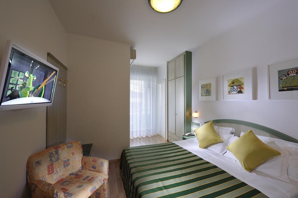 Hotel Montecarlo Bibione Kamer foto