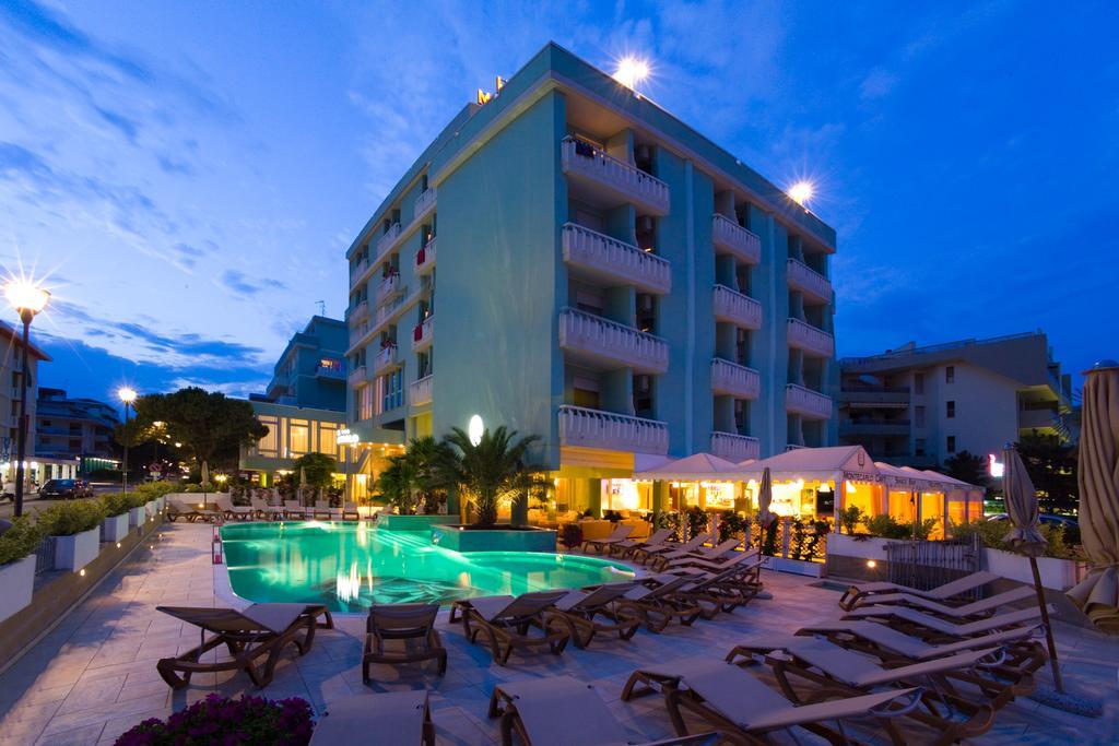 Hotel Montecarlo Bibione Buitenkant foto