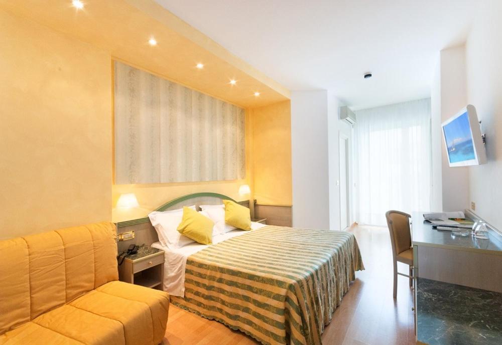 Hotel Montecarlo Bibione Buitenkant foto